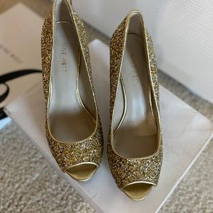 Nine West heals